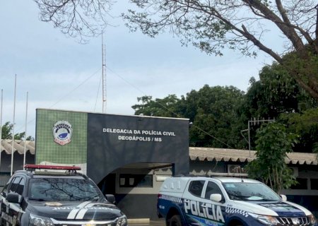Homem é preso por tráfico de drogas após mandado de prisão e busca e apreensão