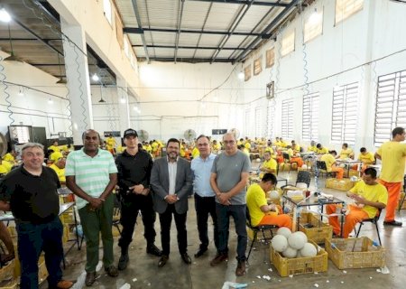 Internos da PED recebem novos uniformes