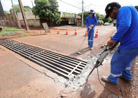 Prefeitura faz reparos em bocas de dragão que incomodava moradores