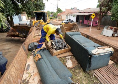 Mutirão de limpeza recolhe 202 toneladas de lixo em dois bairros de Dourados