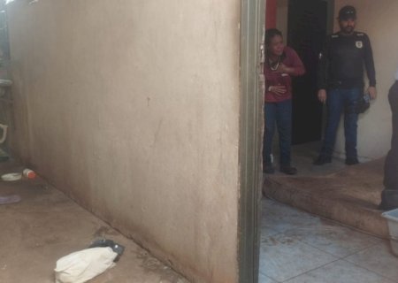 Homem tentou simular morte da esposa, mas foi preso enquanto fugia