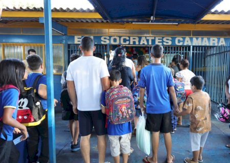 Prefeitura regulamenta proibição do uso de celular nas escolas municipais