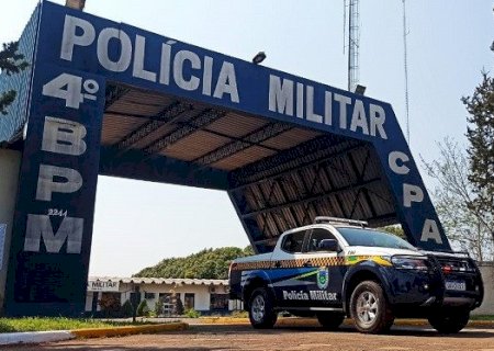 Homem é preso por andar nu em via pública e ameaça na fronteira