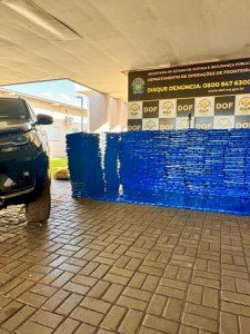 Homem abandona carro com 1,5 tonelada de maconha após fugir do DOF