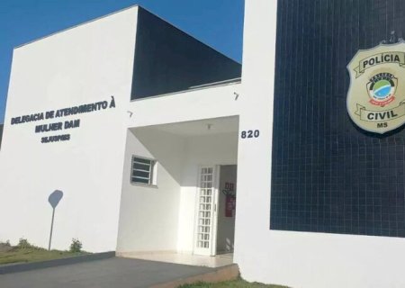 Mulher denuncia ex-namorado após receber cartas, flores e bombons em Dourados