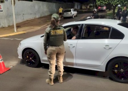 Cai número de alcoolizados ao volante, mas aumenta o de condutores sem CNH