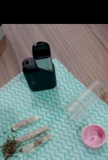 Aluna de 14 anos é detida dentro de escola com porções de maconha