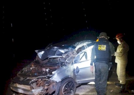 Homem perde controle da direção, capota Grand Siena e morre na BR-463