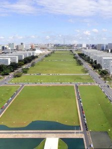 Participação da mulher no funcionalismo público federal sobe para 45%