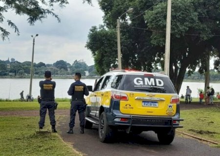 Homem é detido após ser flagrado pelado no Parque Antenor Martins