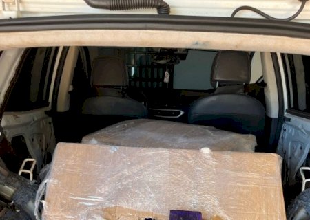 Rapaz é detido com carga milionária de maconha e carro furtado