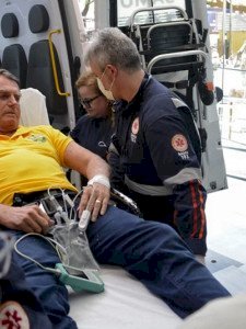 Após atendimento em Natal, Bolsonaro será transferido para Brasília