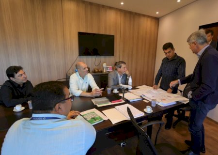 Marçal cobra de presidente da Sanesul sobre buracos abertos em ruas de Dourados