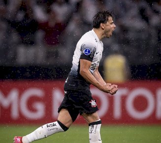 Com um a menos, Corinthians vence Racing-URU e conquista primeira vitória na Sul-Americana