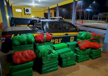 Motorista do tráfico foge da polícia e abandona Hilux com 1,2 tonelada de drogas