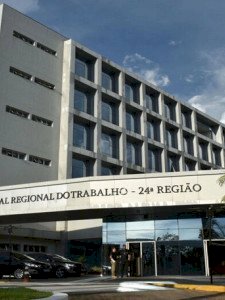 Empresa é condenada a indenizar aprendiz por acidente de trabalho com queimaduras graves