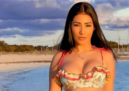 Simaria Mendes choca ao compartilhar foto de biquíni em praia deserta