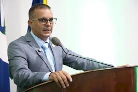 Cabral quer saber porque universidade que não existia firmou convênio com Município