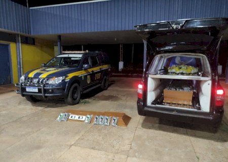 PRF apreende 162 quilos de cocaína escondidos em caixão na BR-262