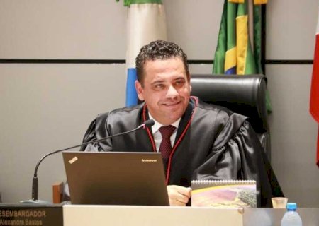 Desembargador de MS fez transações de R$ 276 mil com dinheiro vivo, aponta Polícia Federal