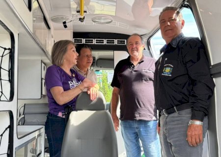 Prefeita Conquista Nova Ambulância para Reforçar Transporte de Pacientes de Douradina