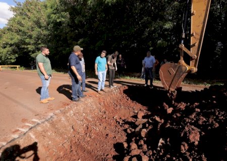 Secretaria de Obras inicia recuperação da Via Parque em Dourados