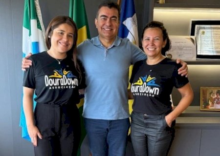 Karla Gomes apresenta Douradown ao prefeito Marçal Filho
