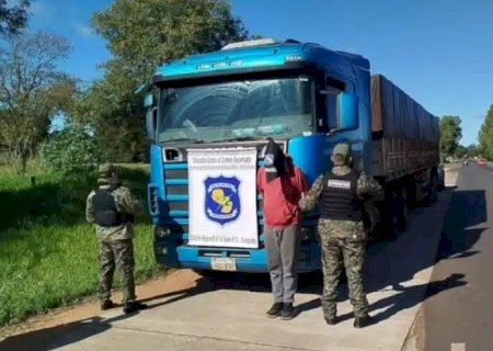 Caminhão apreendido com quase quatro toneladas de maconha rumo ao Brasil