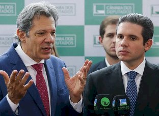 Equipe econômica apresentará a líderes partidários alternativas a IOF
