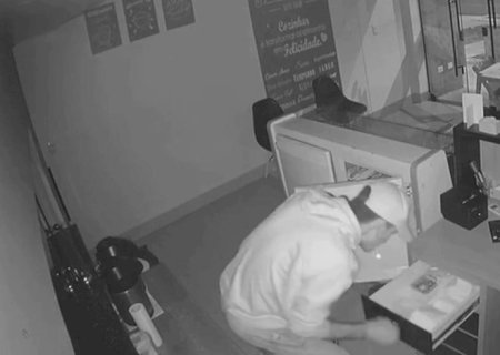 Ladrão arromba porta de marmitaria e furta R$ 400 no Jardim Tropical