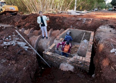 Prefeitura inicia obras de drenagem para acabar com alagamentos no Água Boa
