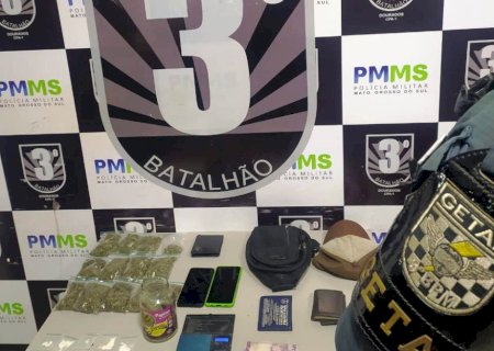 Dois homens são presos por tráfico de drogas no centro