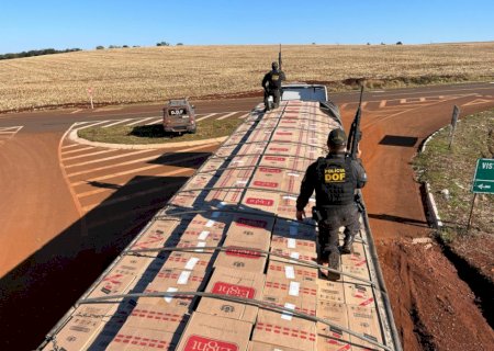 Carreta levava 50 mil pacotes de cigarros contrabandeados do Paraguai
