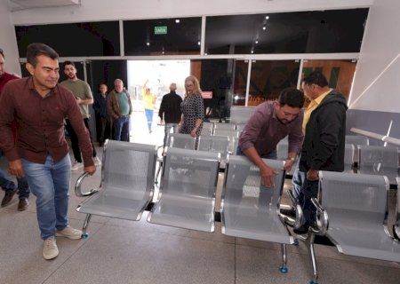 Com novas cadeiras na UPA, prefeitura torna ambiente mais confortável e acolhedor