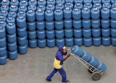 Governo garantirá gás de cozinha gratuito para 17 milhões de famílias