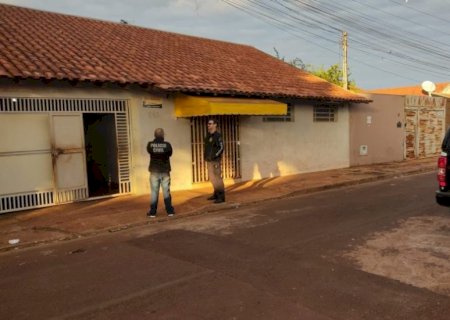 Polícia fecha depósito de cigarro e apreende R$ 500 mil em produto