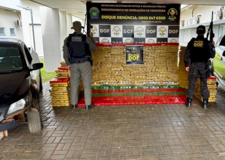 Com apoio aéreo, DOF apreende dois veículos com 2,2 toneladas de drogas na fronteira