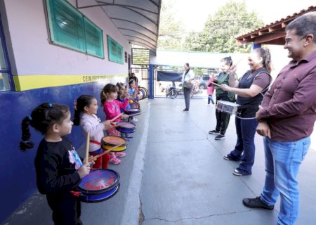 Marçal Filho acompanha ensaio da 1ª fanfarra kids da Educação Infantil