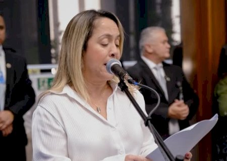 Projeto de Lia Nogueira reconhece rotina exaustiva de mães atípicas solo