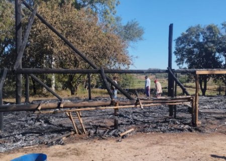 Polícia Federal investiga incêndio que destruiu Casa de Reza Kaiowá em Dourados