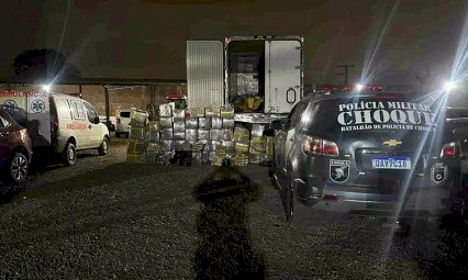 Polícia apreende 2,4 toneladas de drogas e prende 4 homens em flagrante