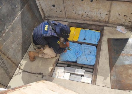 Motorista de caminhão é preso pela PRF com 220 quilos de cocaína em MS