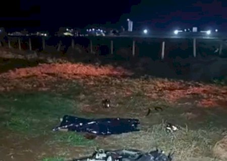 Carona de motociclista que morreu após colisão com van está internado em estado grave