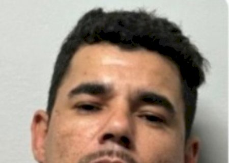 Juiz decreta prisão de integrante do PCC flagrado com droga, armas e R$ 1,7 milhão em espécie