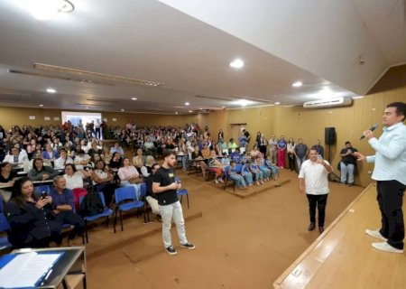 Em solenidade de pagamento de emendas, prefeito alerta para dificuldades financeiras