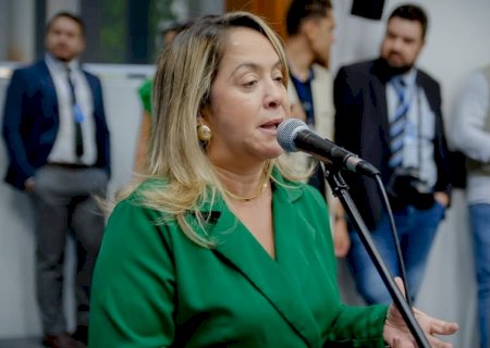 Lia Nogueira apresenta projeto de lei que cria multa para agressões contra profissionais da saúde