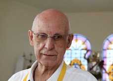 Igreja manda padre Júlio deixar de transmitir missas na internet