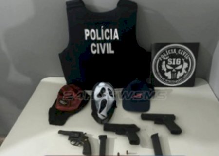 Assassino que usou máscara do 'Pânico' é preso pela Polícia Civil