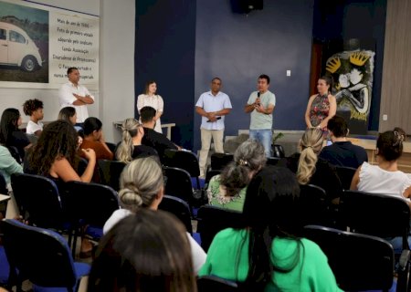 Prefeitura reúne cerca de 200 agentes educacionais para fortalecer a Educação Infantil