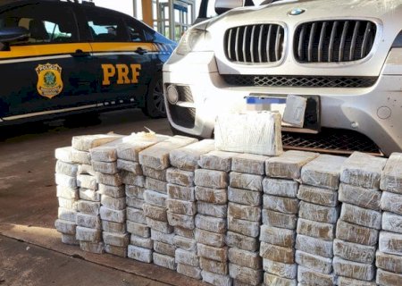 BMW X6 é interceptada em rodovia federal de MS com 130 quilos de cocaína